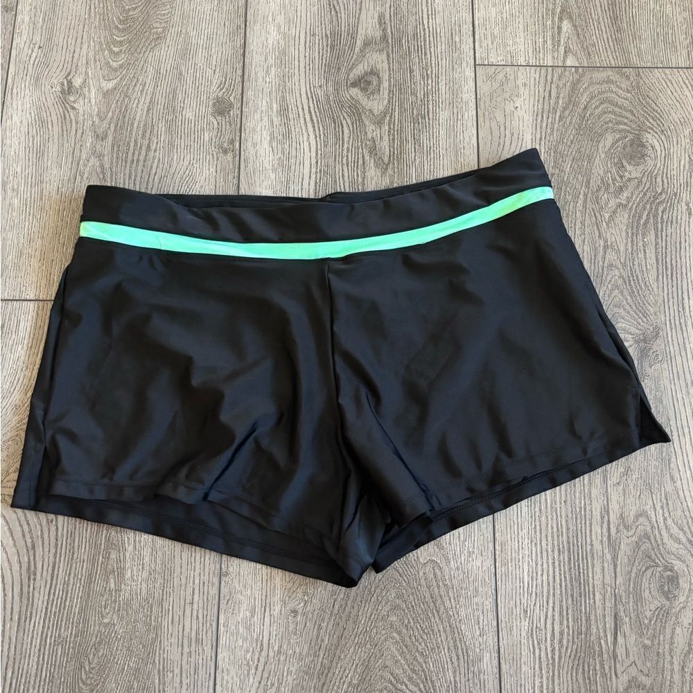 Zeroxposure woman’s swim shorts NWOT